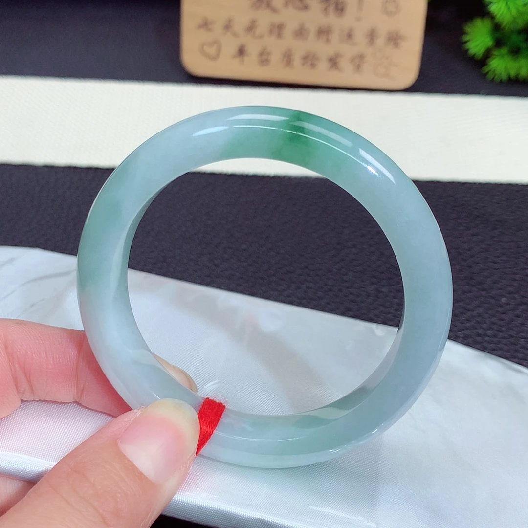 翡翠手镯未镶嵌586
