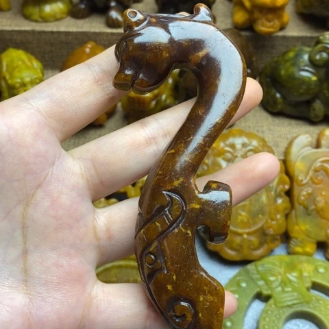 未镶嵌蛇纹石玉颈饰