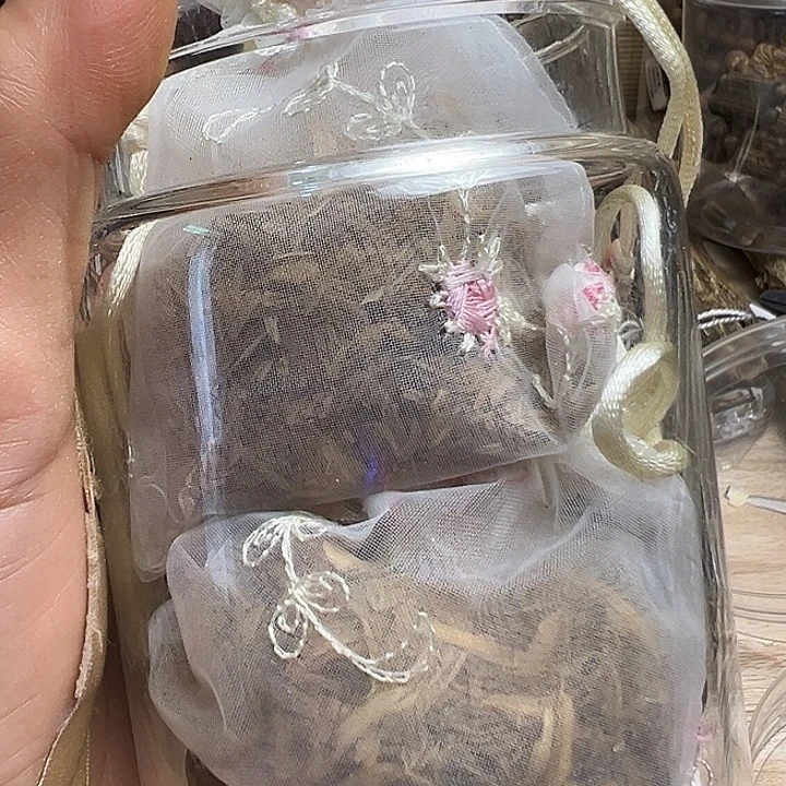 染***妤沉香沉香碎屑12克+18克