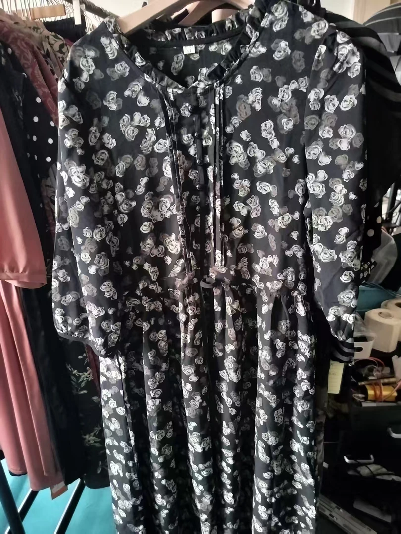 新款25129法式高级感收腰系带长裙黑色碎花连衣裙