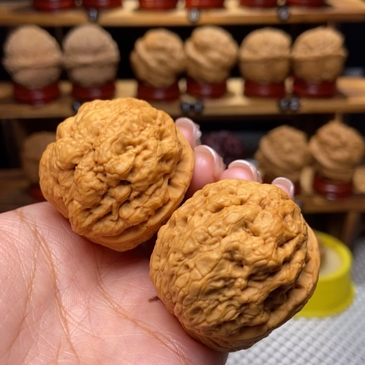 文玩核桃吊坠帝王25