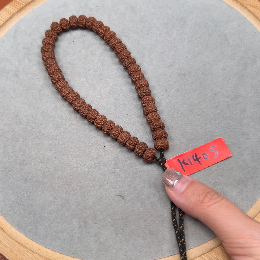 在***上吊坠金刚菩提老树王