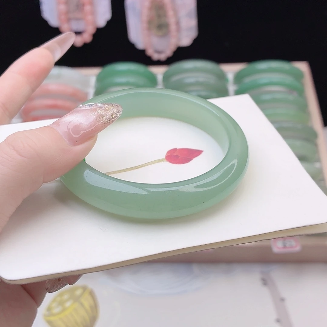 石英质玉未镶嵌手镯58