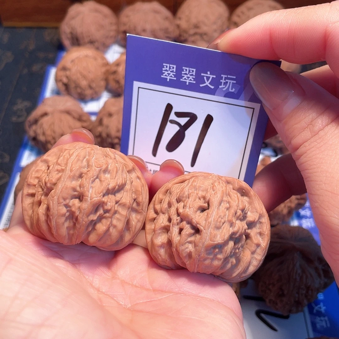 桃核把件181号全品白狮子4.1
