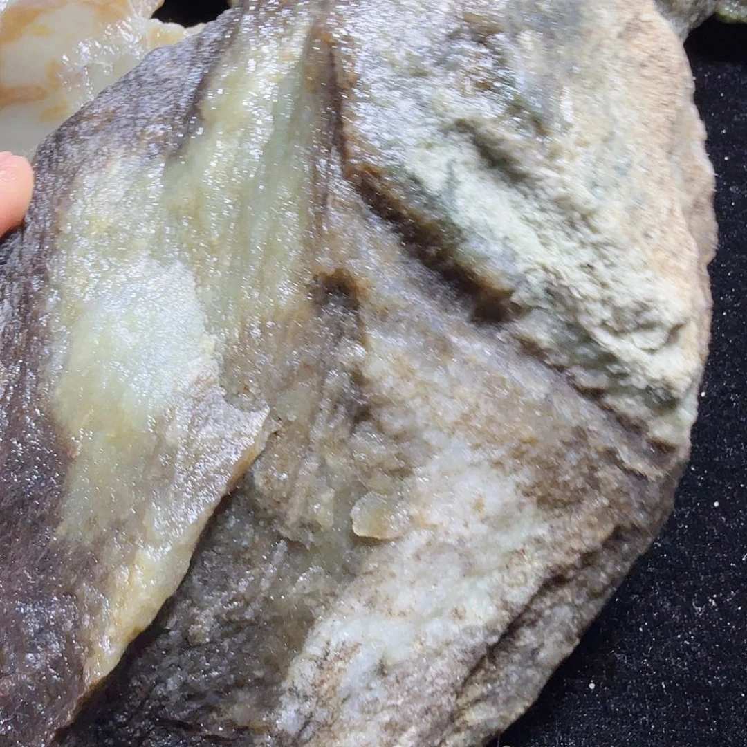 昆***物和田玉（糖玉）未镶嵌珠宝半成品