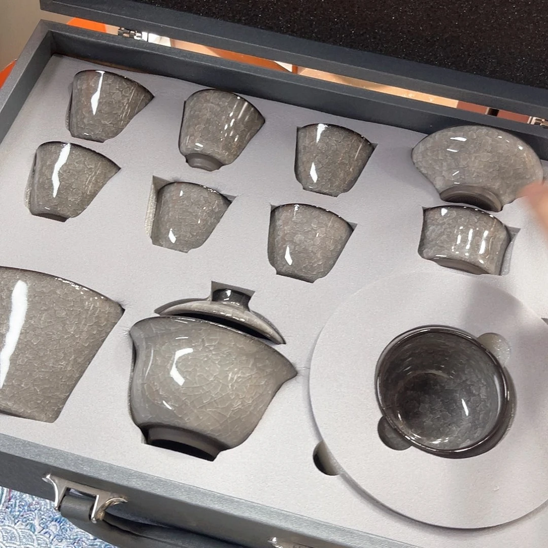 孤品茶具套装等。