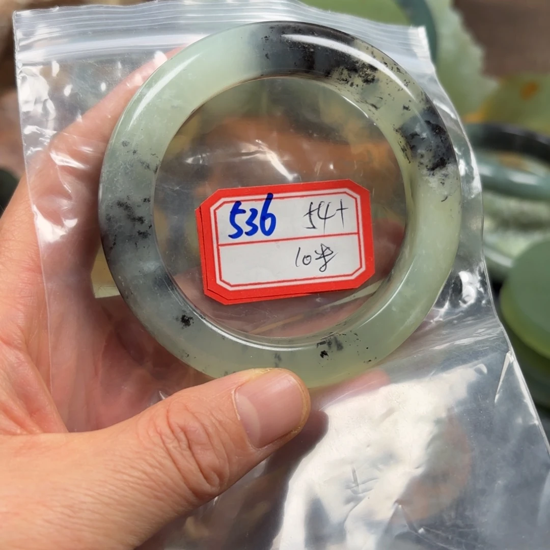 㣻***✿蛇纹石玉未镶嵌手镯