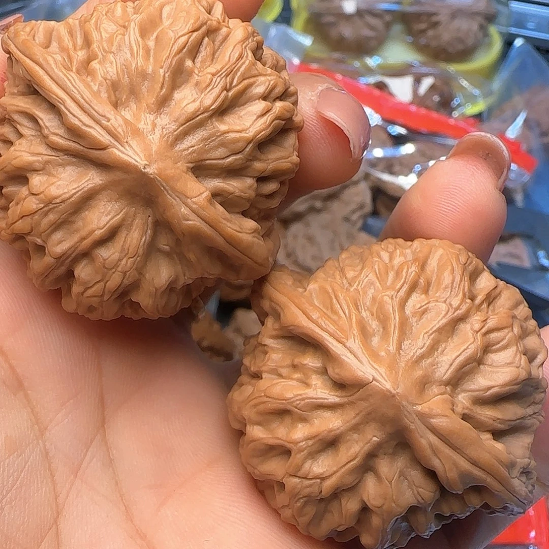 T***t文玩核桃吊坠44龙脉