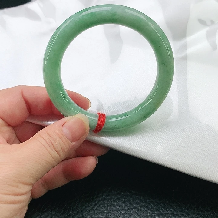 翡翠手镯未镶嵌翡翠148