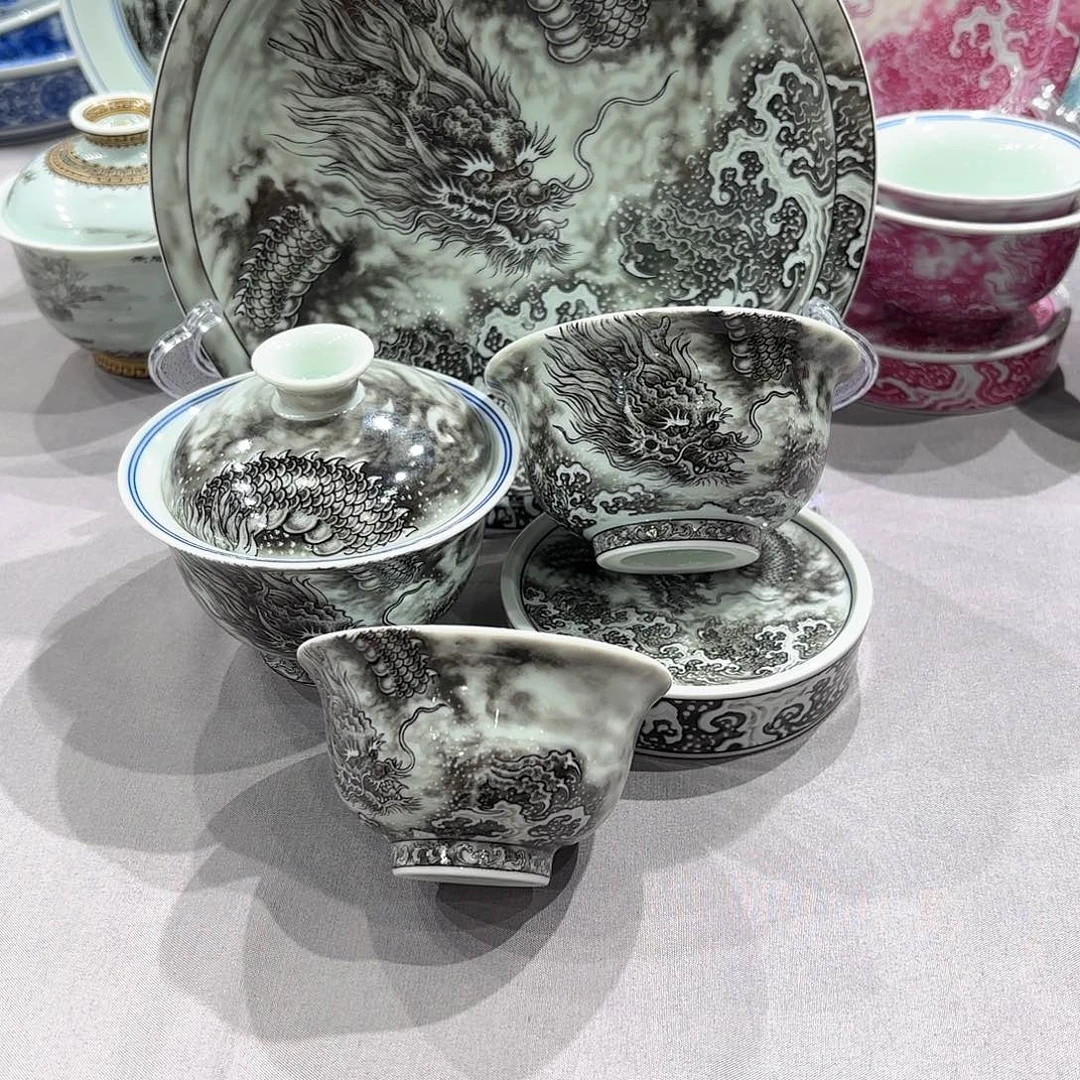 瓷片景德镇瓷器精品陈列