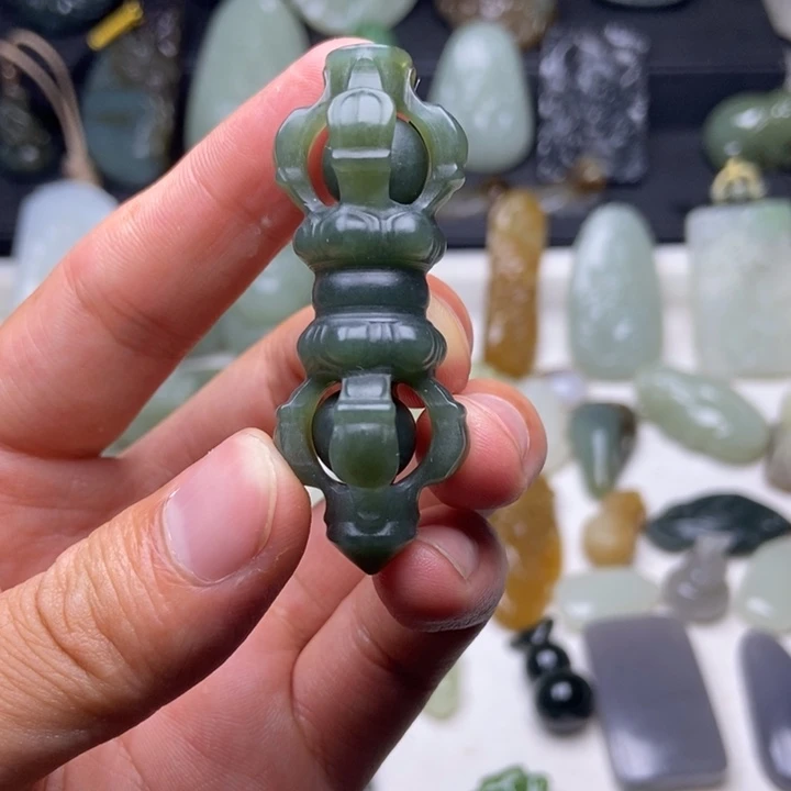 和田玉未镶嵌挂件