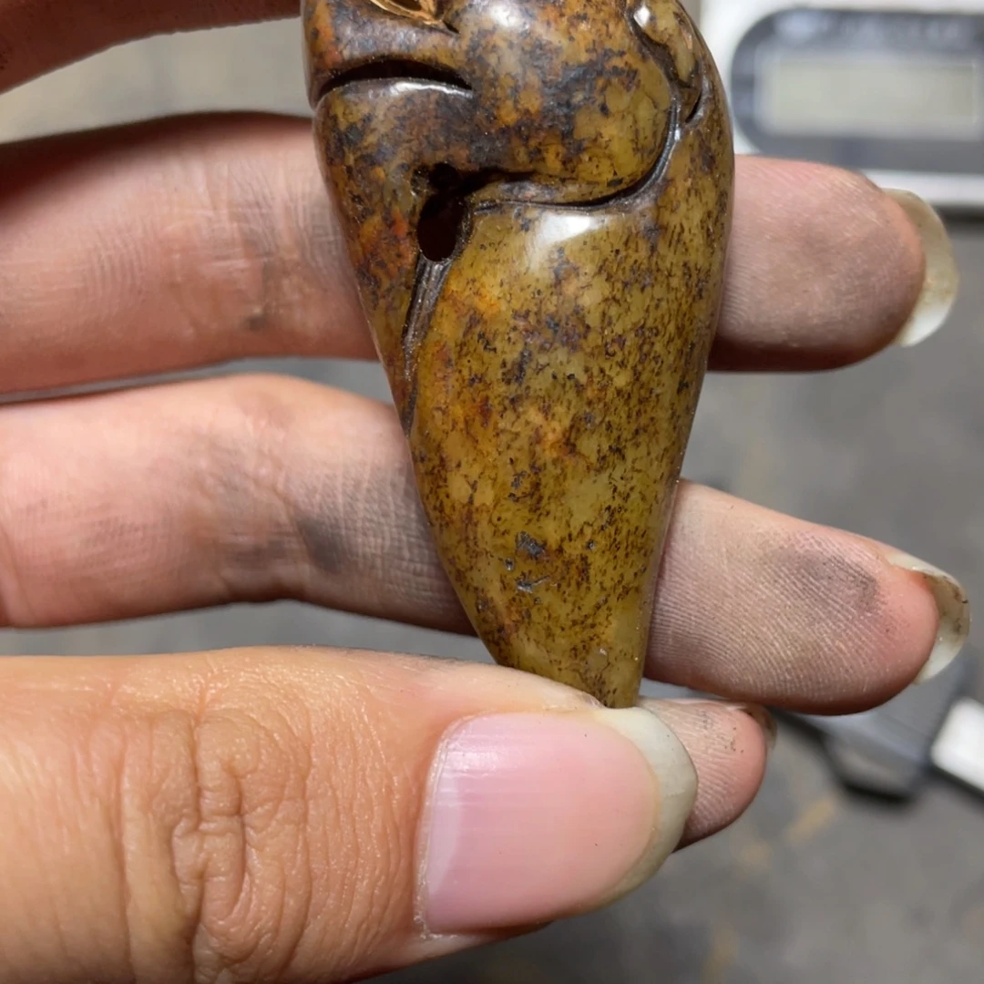 和田玉（糖玉）未镶嵌挂件