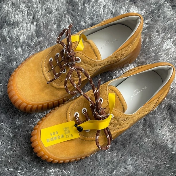 99新 LouisVuitton/路易威登 圆头系带休闲单鞋38/4176
