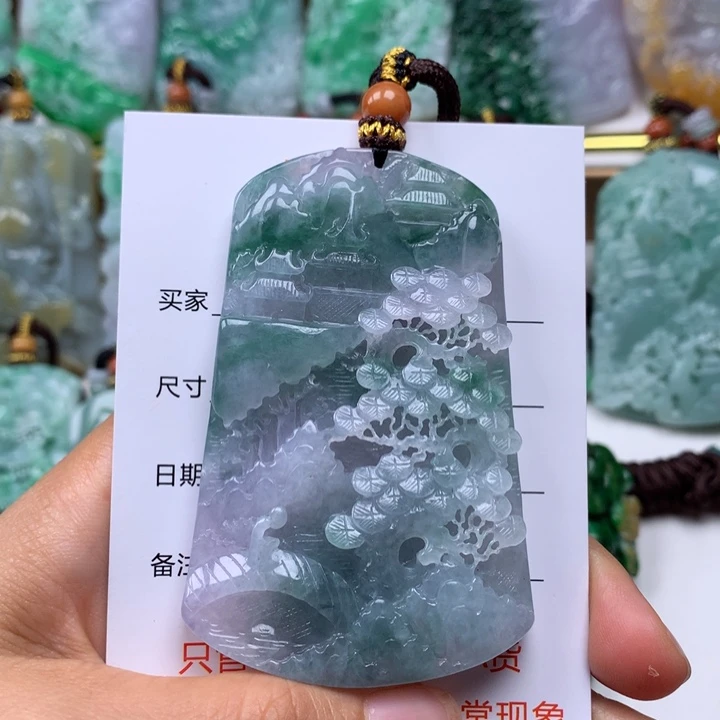 翡翠未镶嵌颈饰火**丽吊坠
