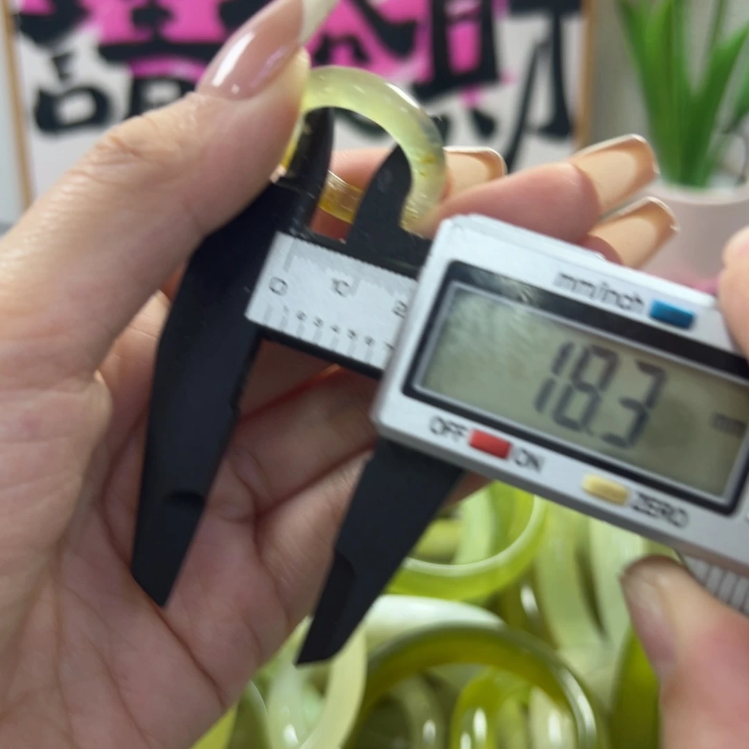 蛇纹石玉手镯未镶嵌125