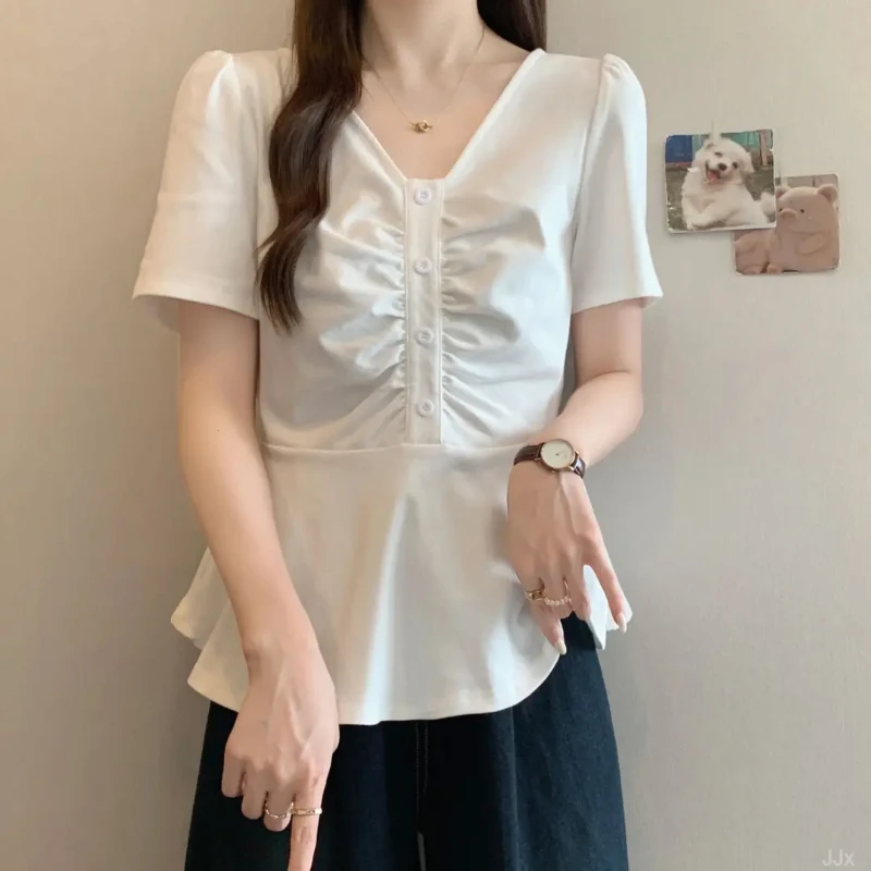 胖mm大码女装遮肉显瘦褶皱v领T恤女夏季网红洋气别致短袖宽松上衣