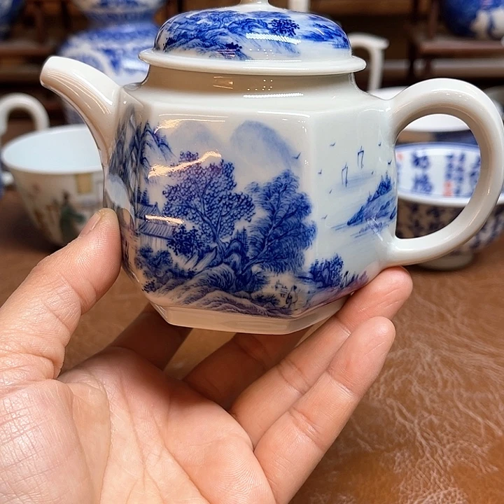 碗且*今天晚上的月亮好美