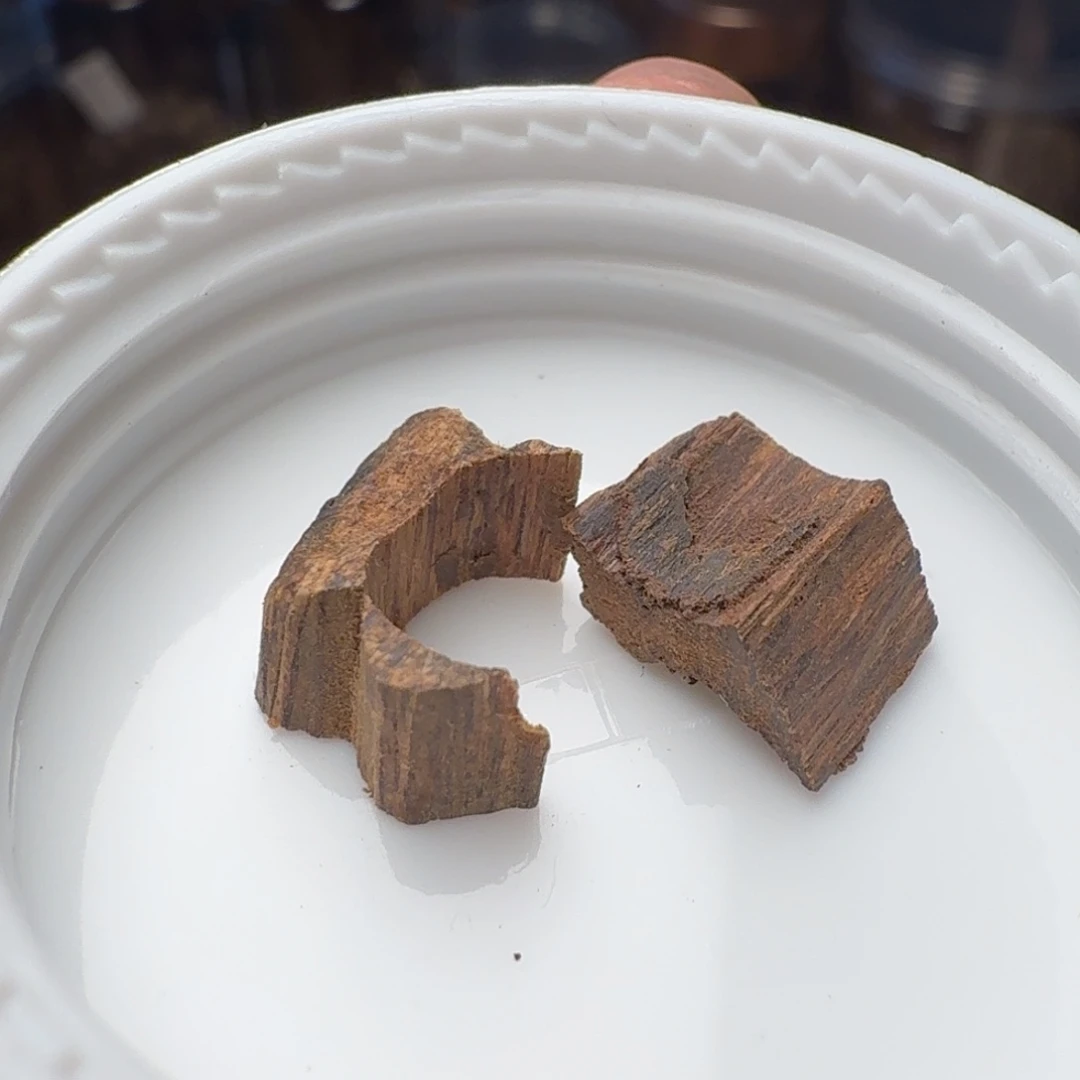 沉香巴布亚车珠碎料