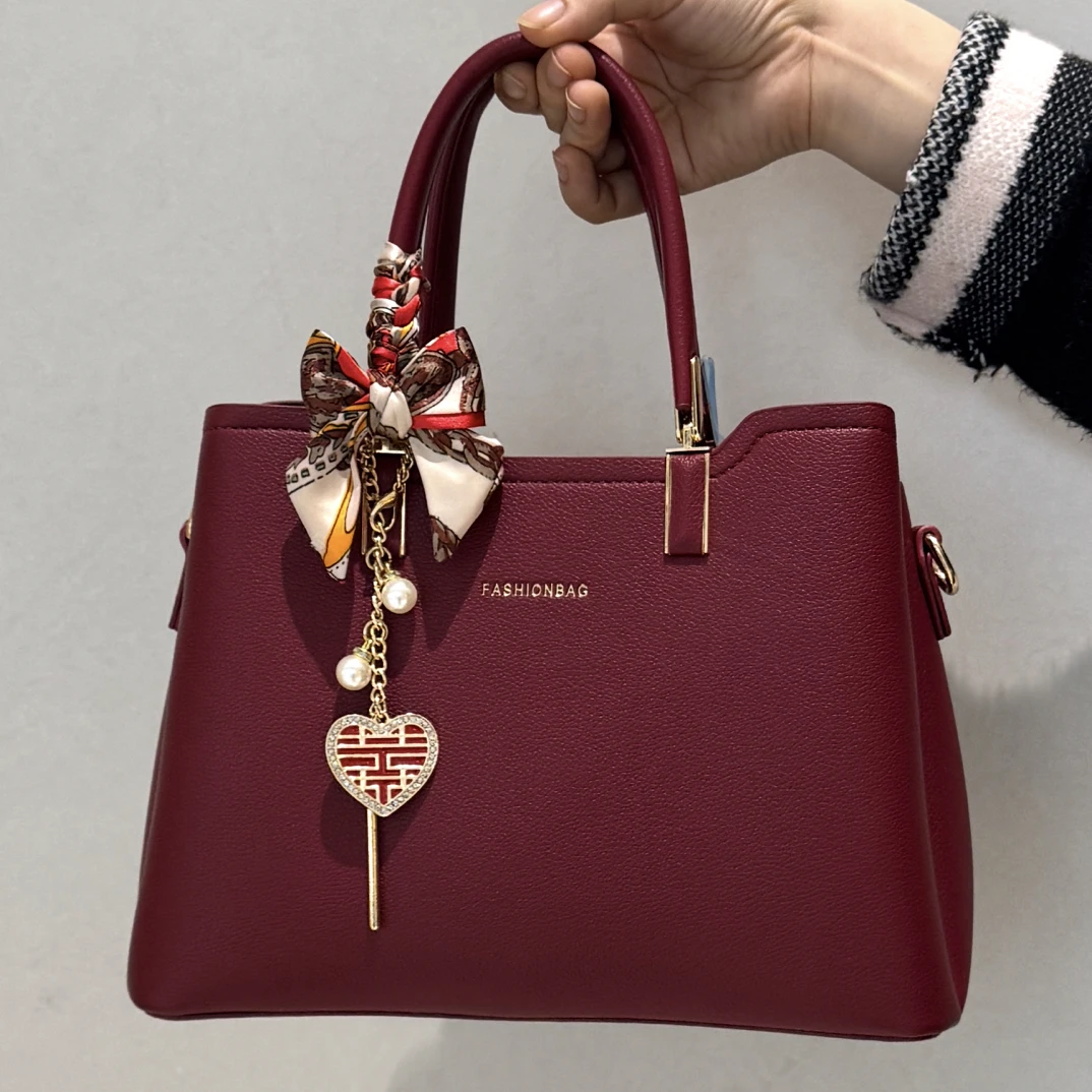 红色包包女结婚婚包2025新款高级感中年女包婚宴妈妈婆婆包妈妈包