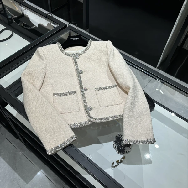 25年春装新款女装 手工钻石花边甜美风双口袋四扣粗花呢外套-W041