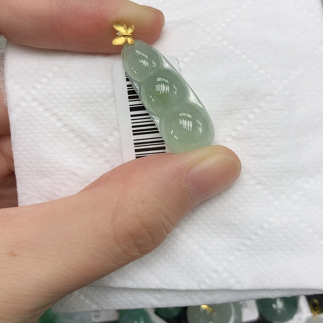 翡翠18K金镶嵌颈饰13557789999