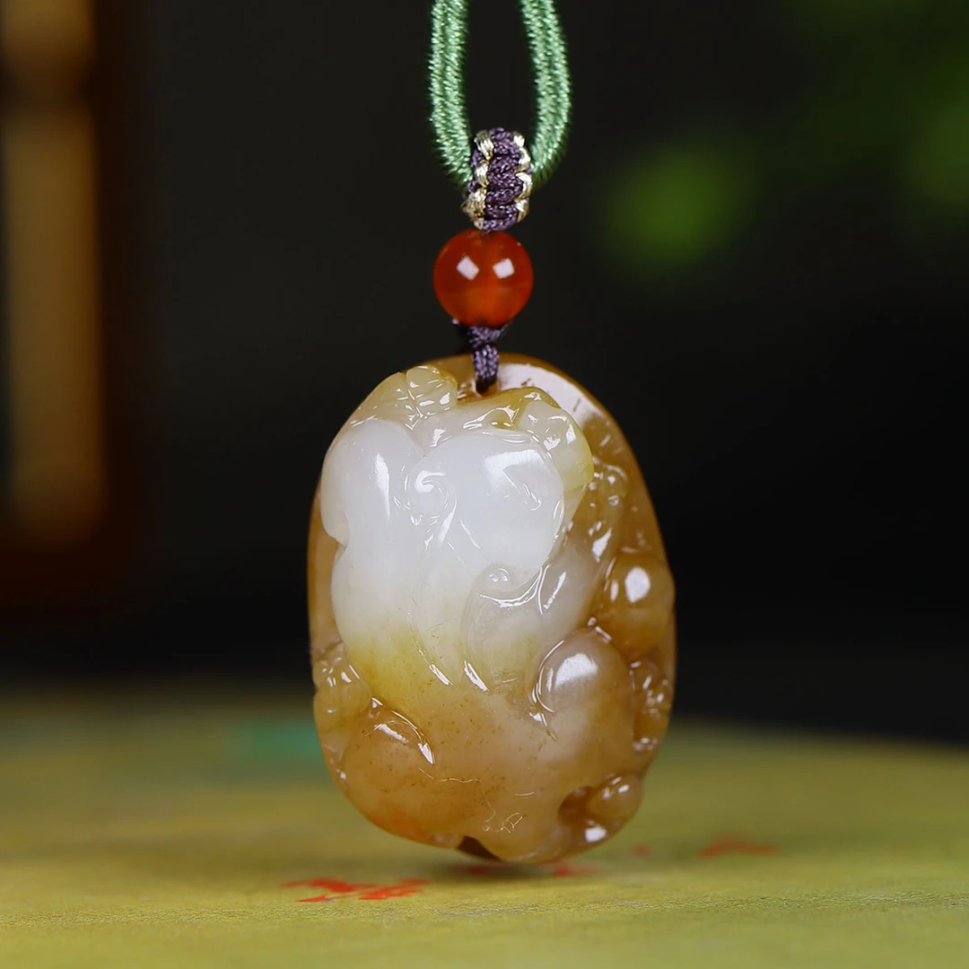 101880和田玉糖白玉貔貅挂件