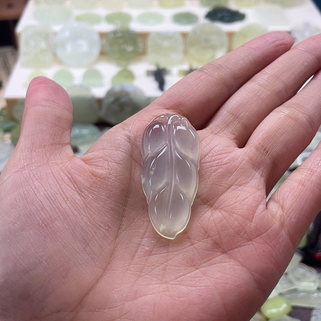 蛇纹石玉颈饰未镶嵌（微瑕）