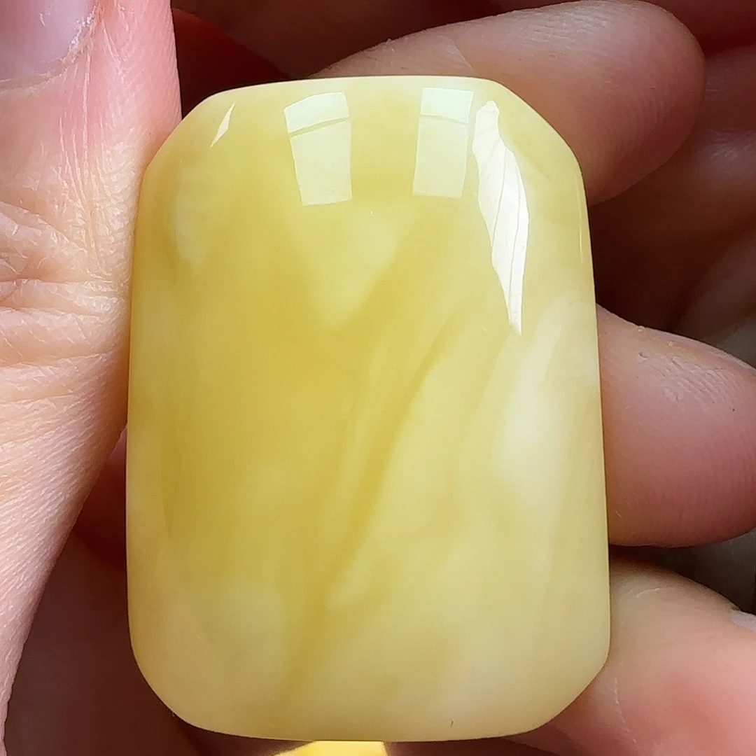 蜜蜡未镶嵌珠宝奇石