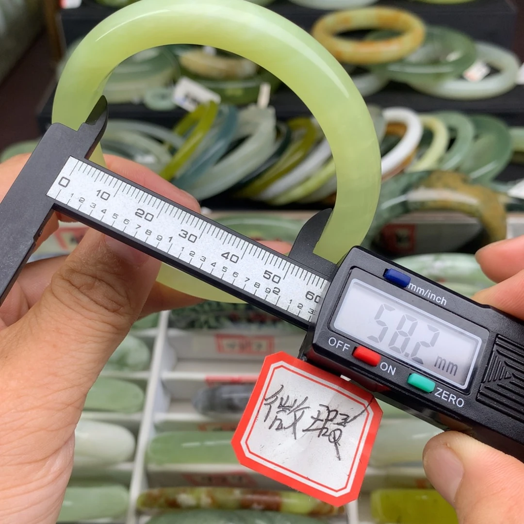 未镶嵌蛇纹石玉手镯497