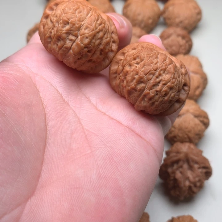 燥***慌文玩核桃吊坠血麒麟