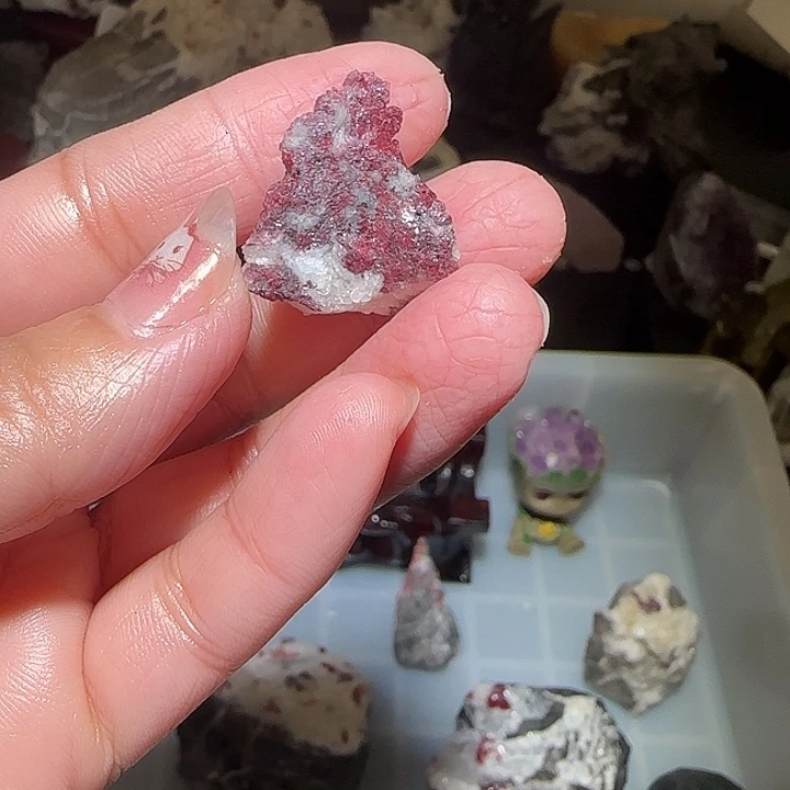 缘***浅天然辰砂天然朱砂原石毛料