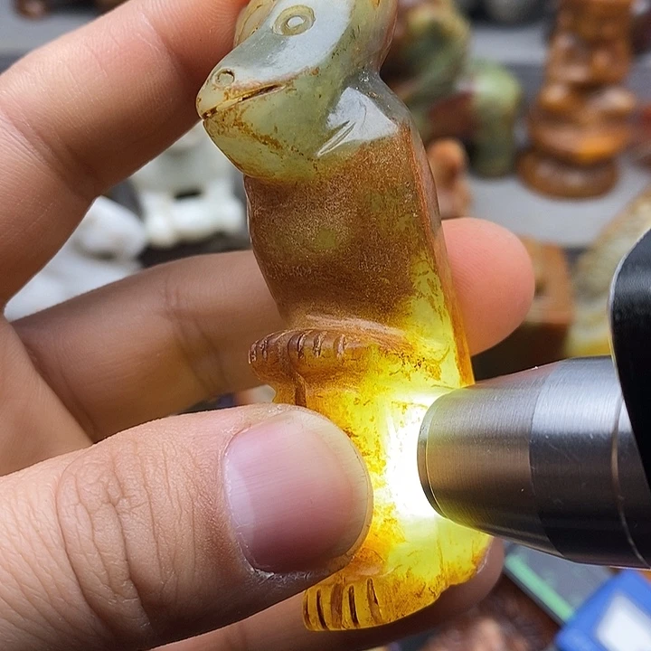 未镶嵌蛇纹石玉颈饰