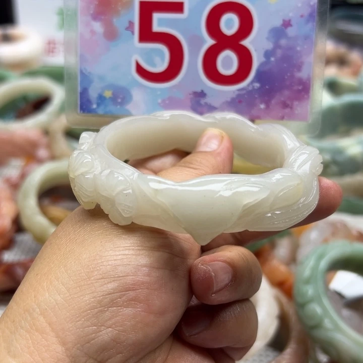 未镶嵌手镯石英岩玉