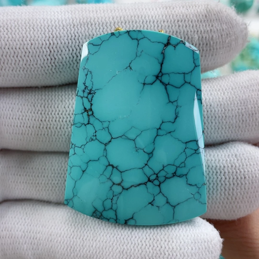 绿松石颈饰未镶嵌