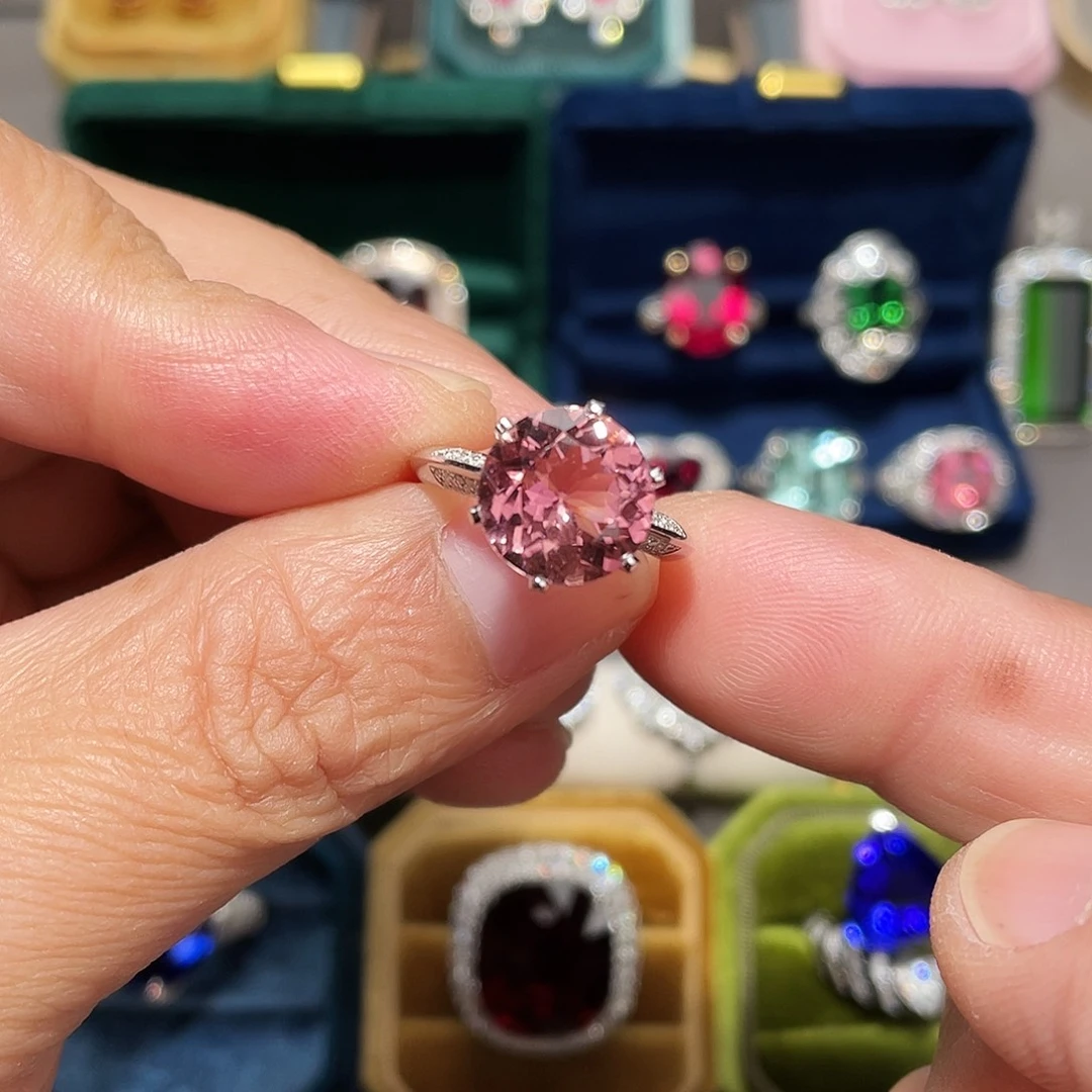 戒指18K金镶嵌碧玺4.2ct