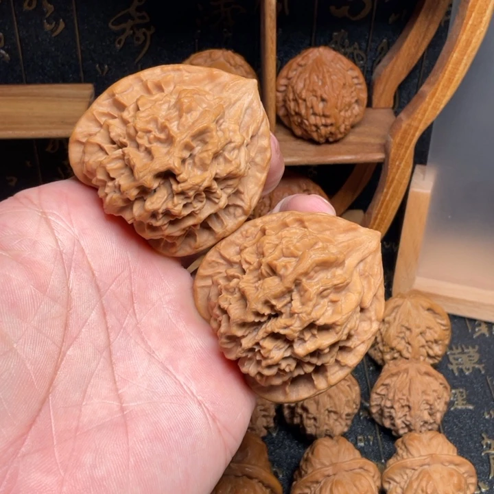 文玩核桃吊坠帝王50全品66克