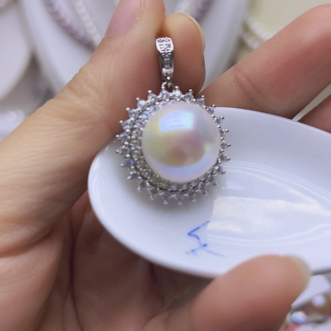 吊坠或者耳钉淡水珍珠未镶嵌