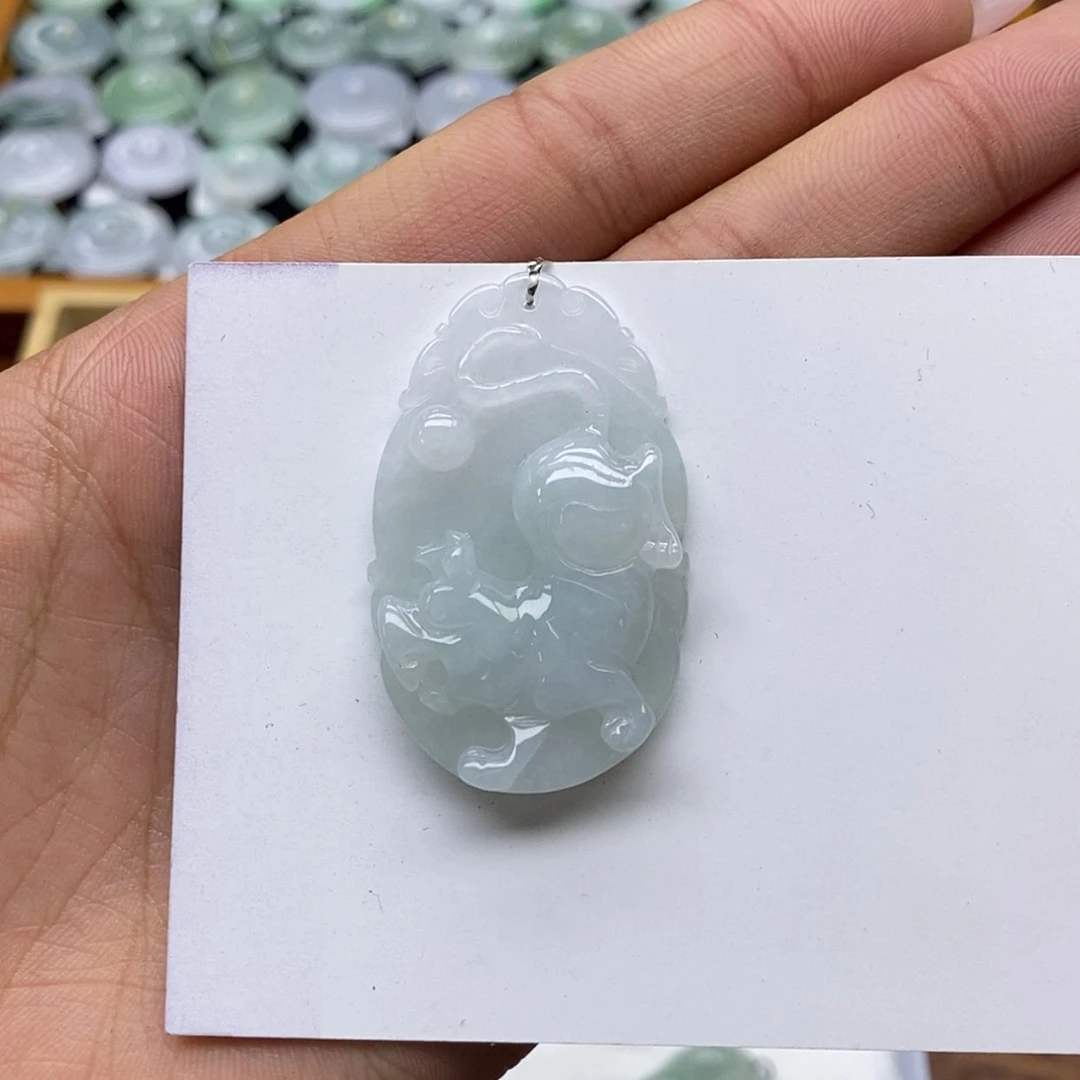 【闪购商品】翡翠颈饰未镶嵌老虎