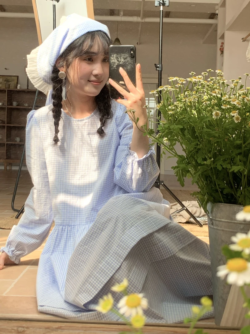 秋屿頔moment  休闲简约显瘦褶皱连衣裙