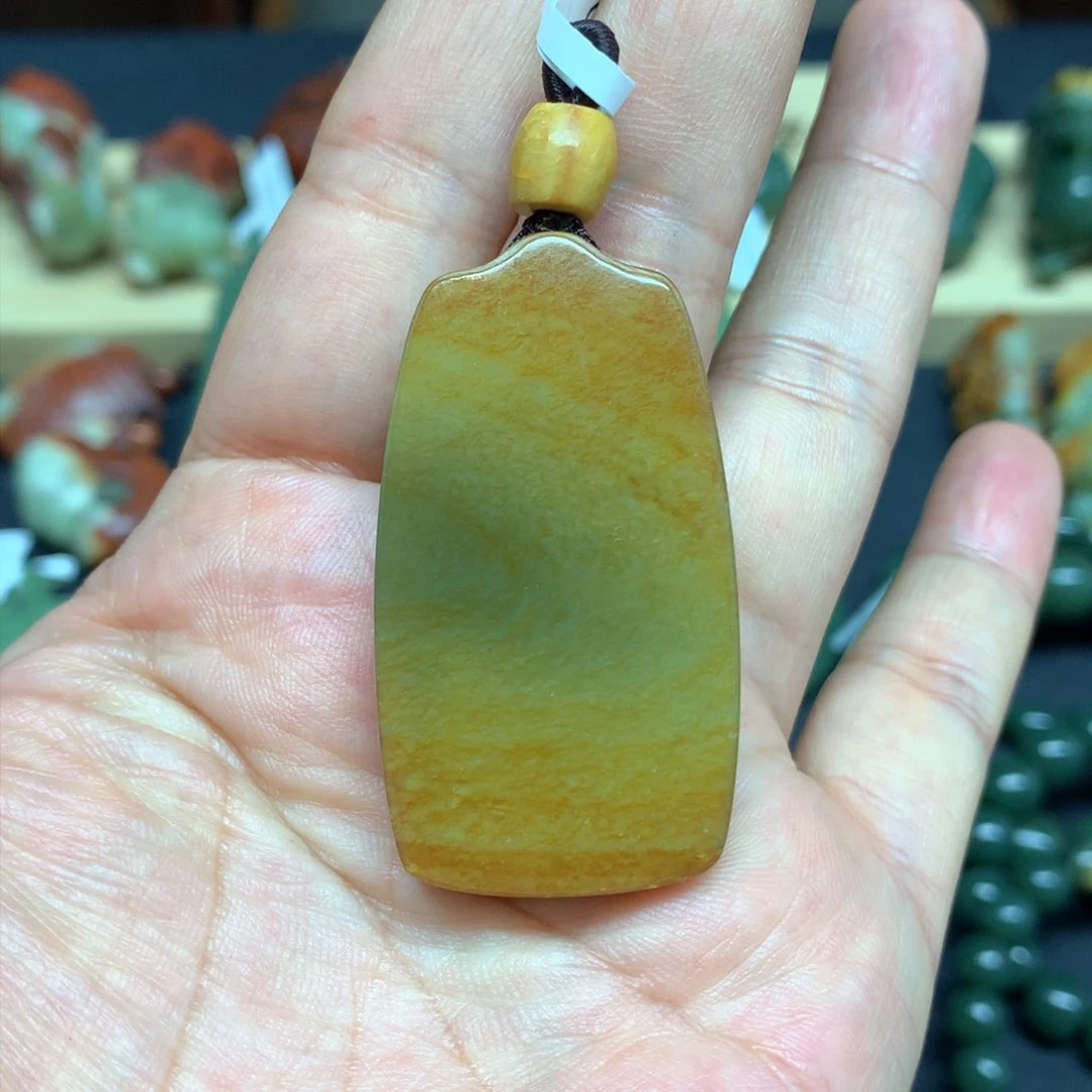 岫岩河磨玉（透闪石质玉）颈饰未镶嵌