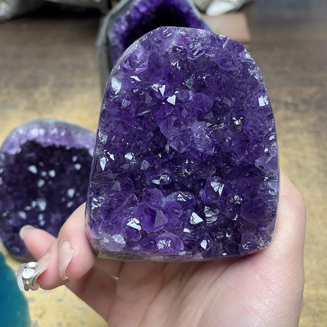 紫晶未镶嵌大型摆件（非配饰）