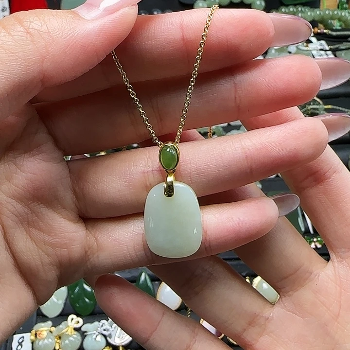 和田玉银S925镶嵌吊坠(赠链)