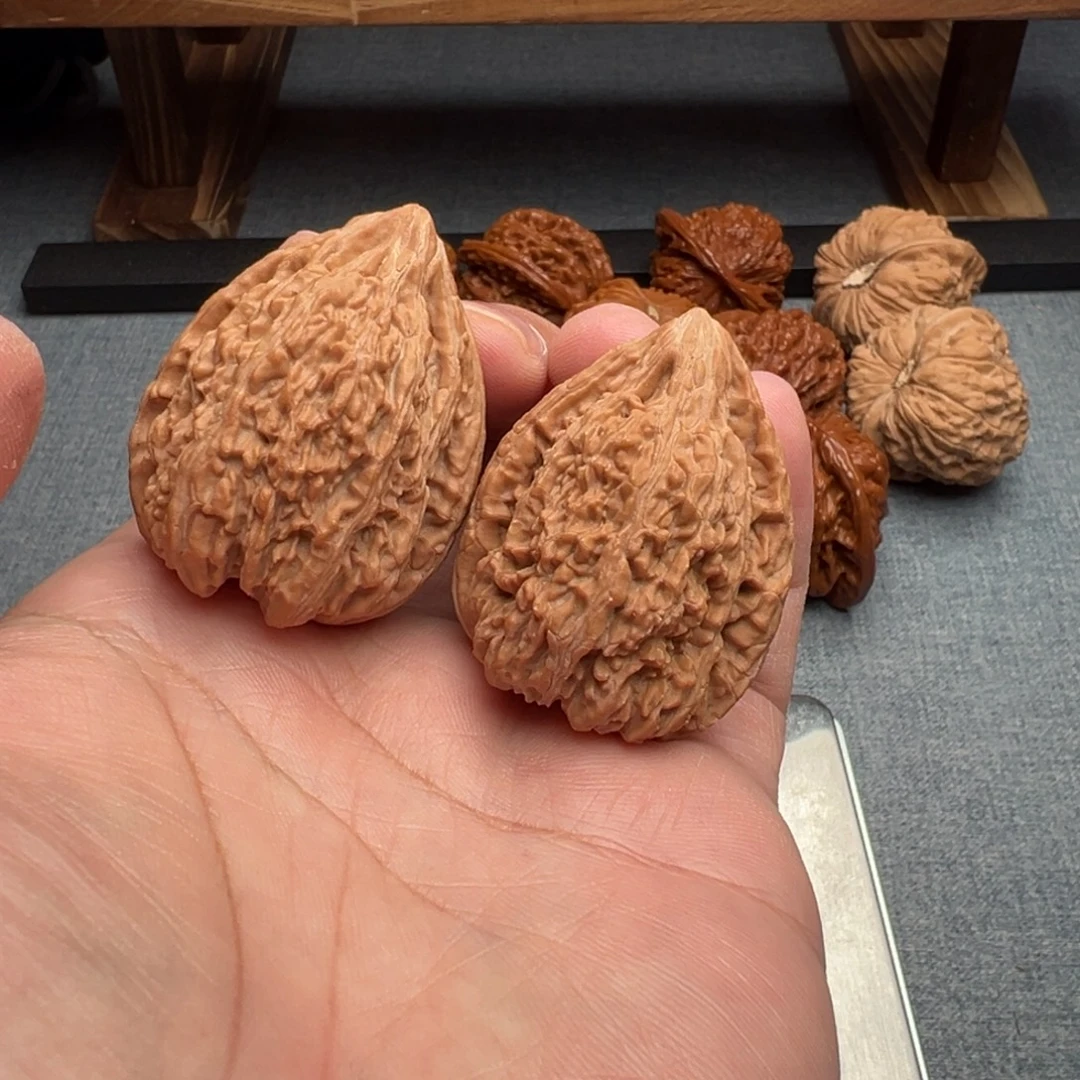 文玩核桃吊坠34边44高 塔尖