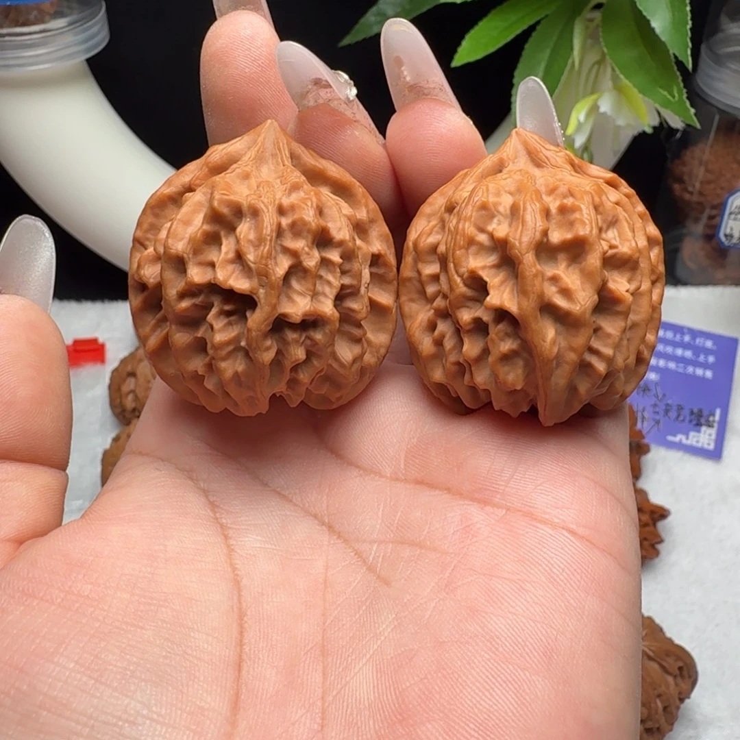 云***翔文玩核桃把件曹大龙38