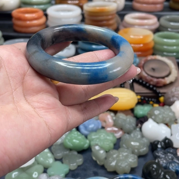 石英岩玉手镯合金枝*