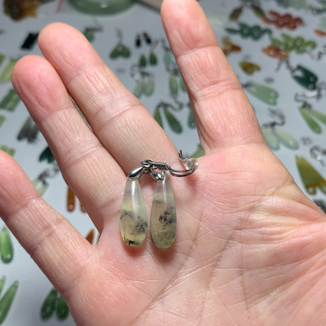 蛇纹石玉耳饰未镶嵌