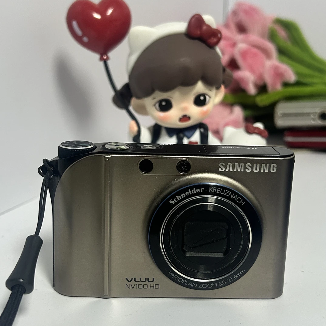 三，星nv100，1470万有效像素，出片冷白皮效果很好，新29