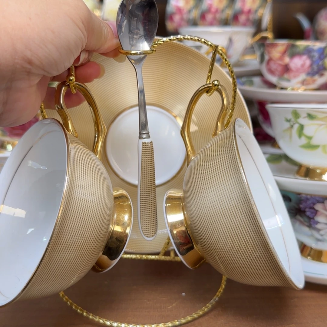 45%以上骨粉骨瓷金色两杯碟送杯架快递装