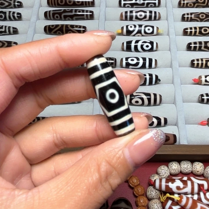 未镶嵌颈饰玛瑙/玉髓瑞*