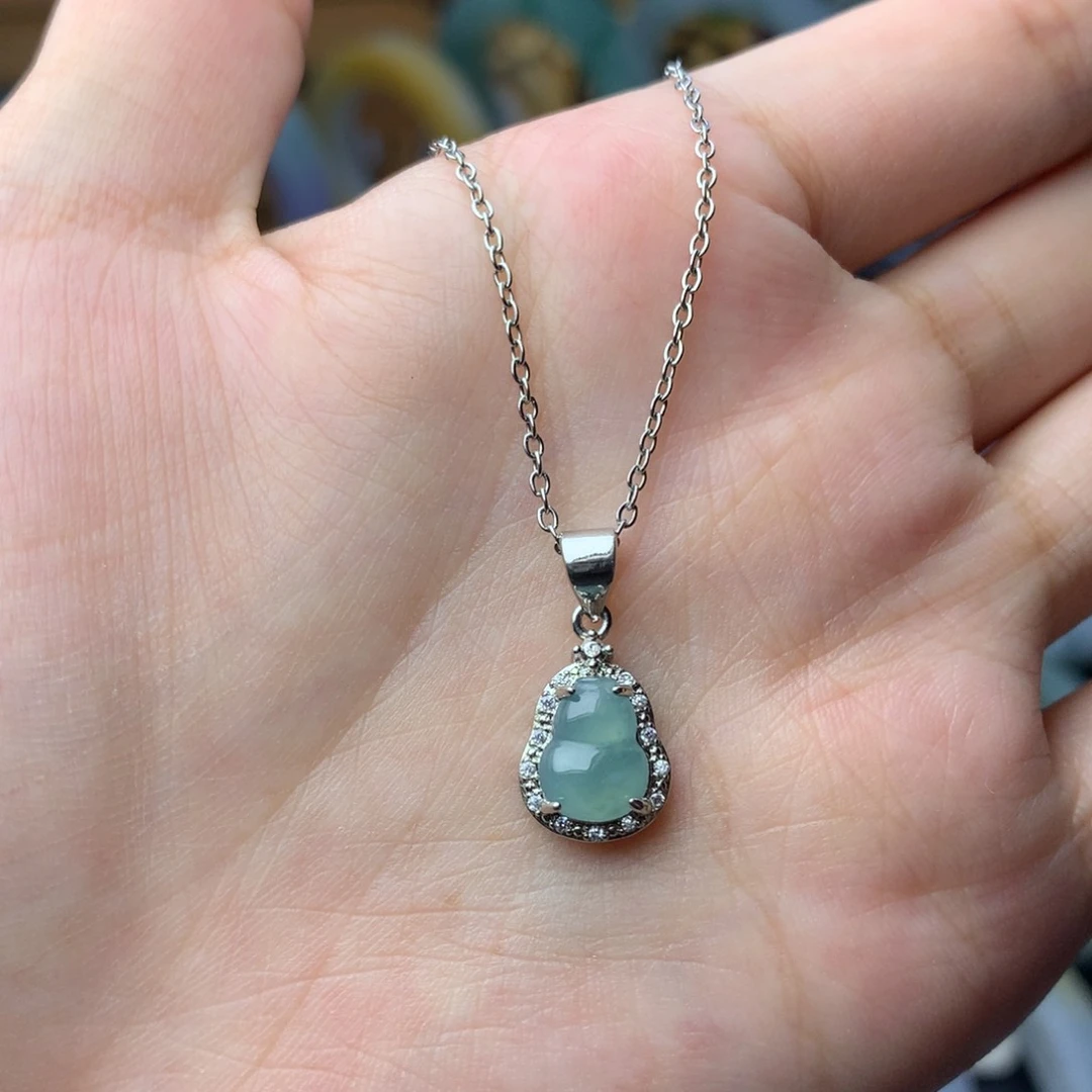 翡翠未镶嵌颈饰多样性